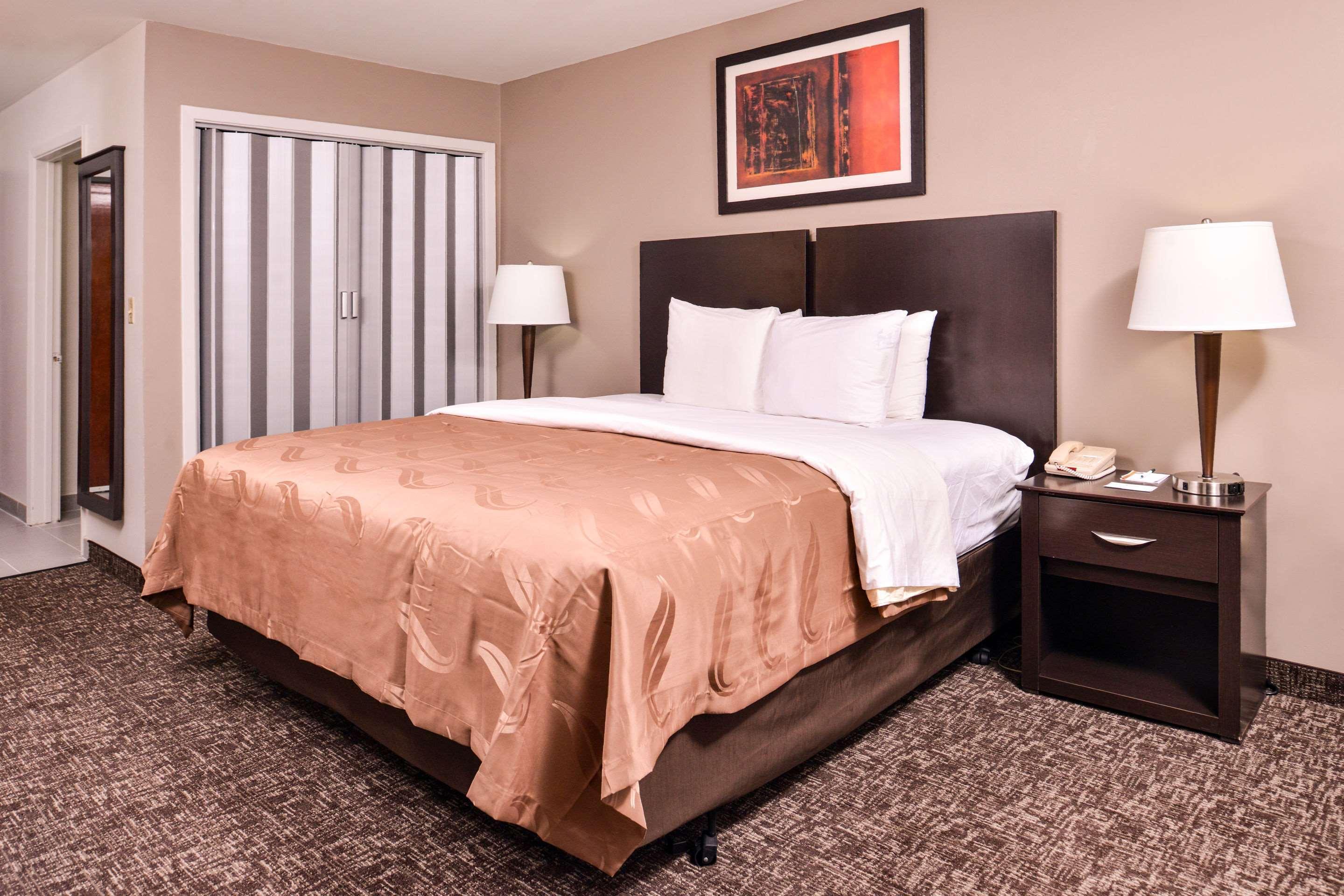 בומונט Quality Inn & Suites מראה חיצוני תמונה
