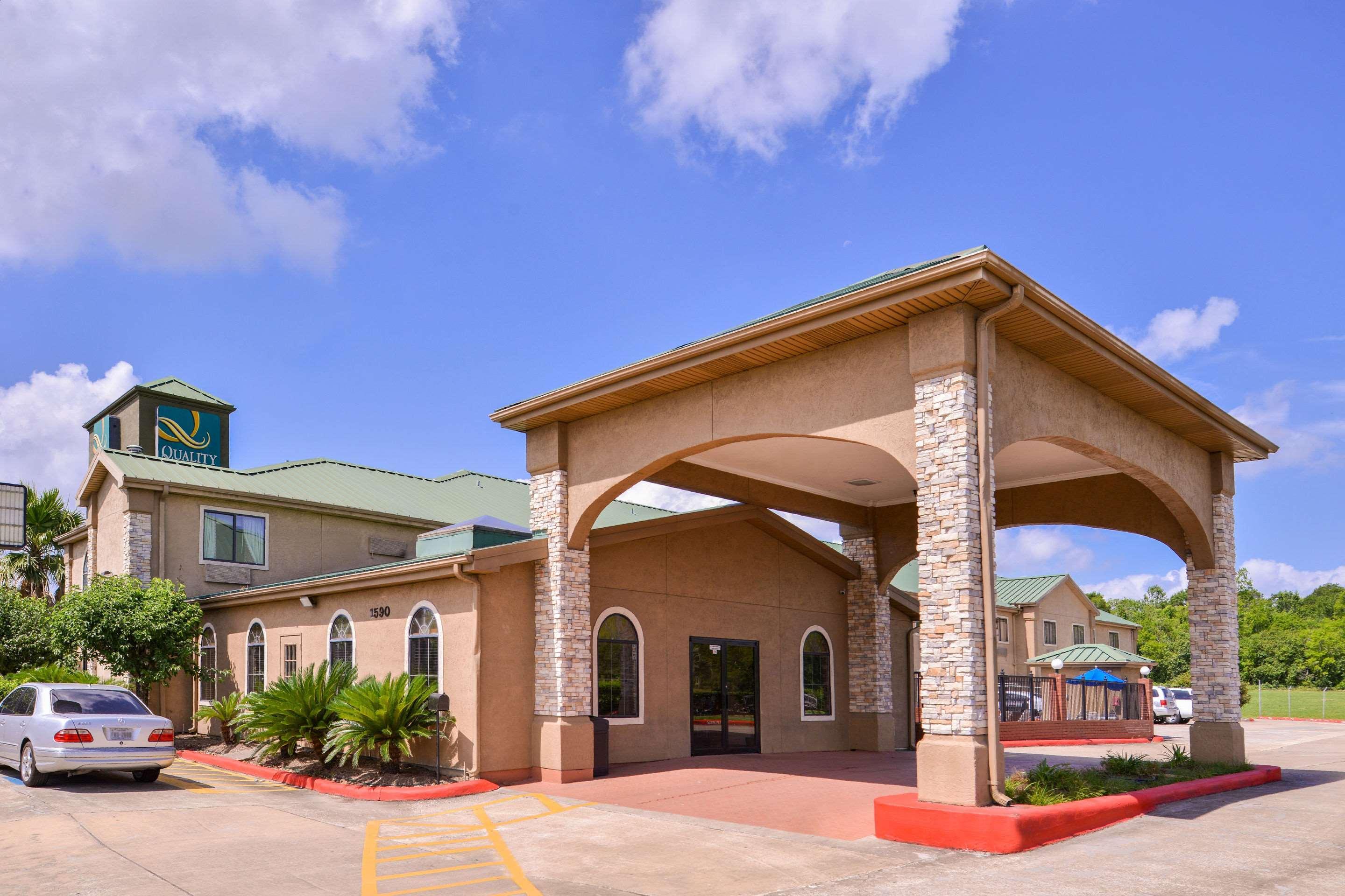בומונט Quality Inn & Suites מראה חיצוני תמונה
