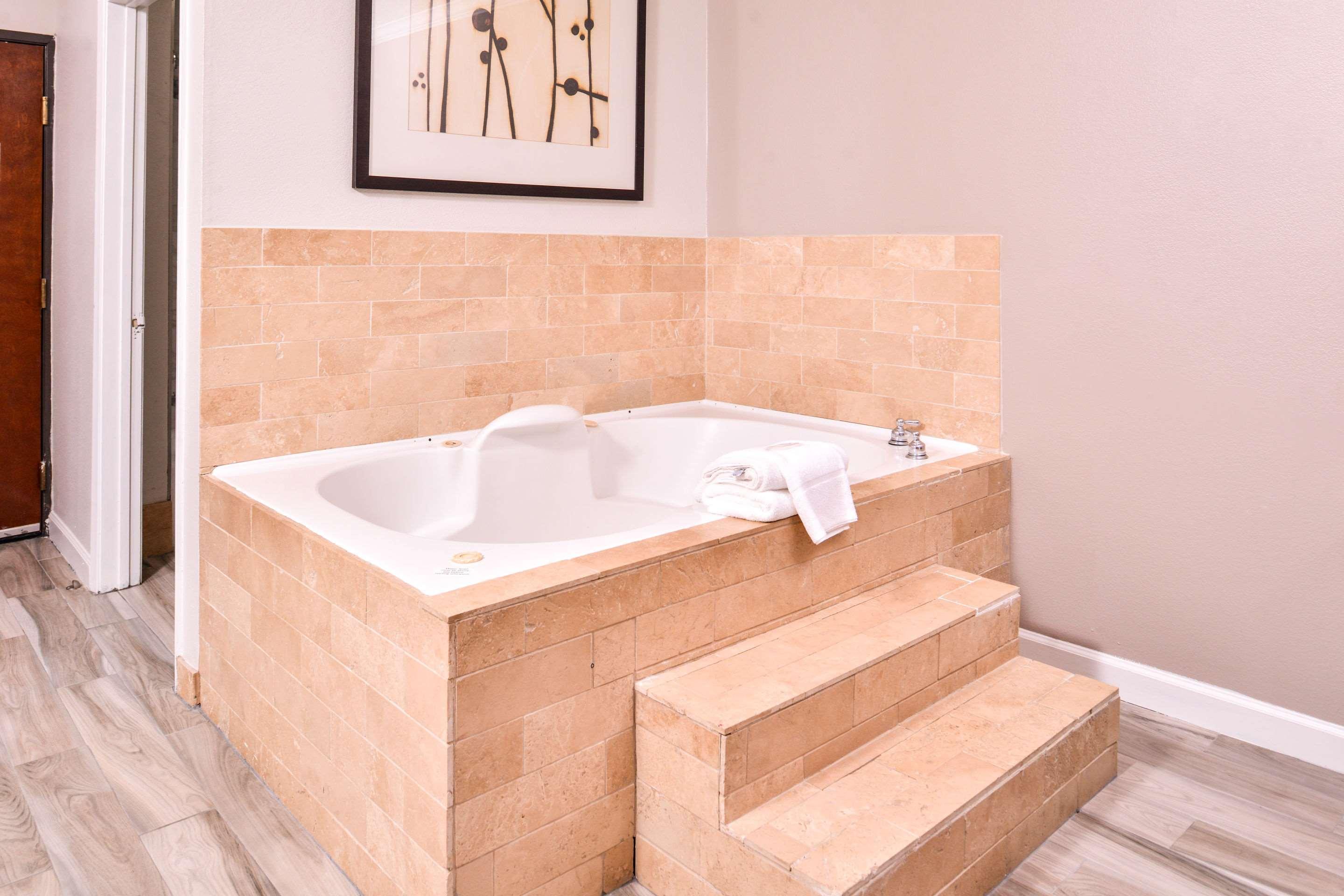 בומונט Quality Inn & Suites מראה חיצוני תמונה