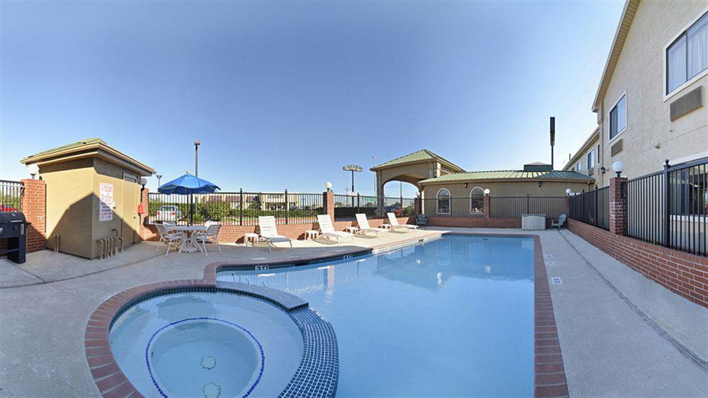 בומונט Quality Inn & Suites מתקנים תמונה